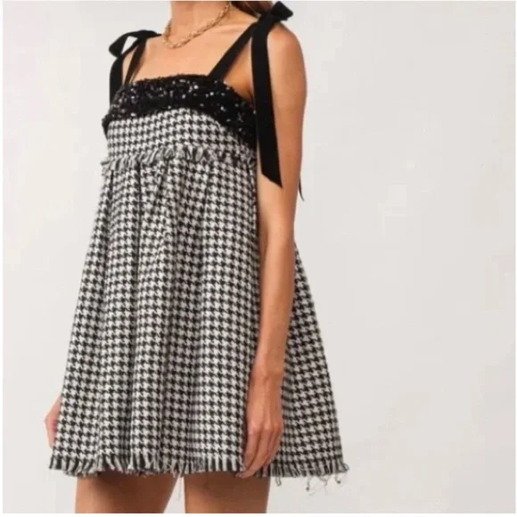 Chic Black and White Houndstooth Mini Dress - Picture 2 of 9
